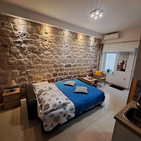 Studio Apartment Legcevic คาชเตลา ภายนอก รูปภาพ