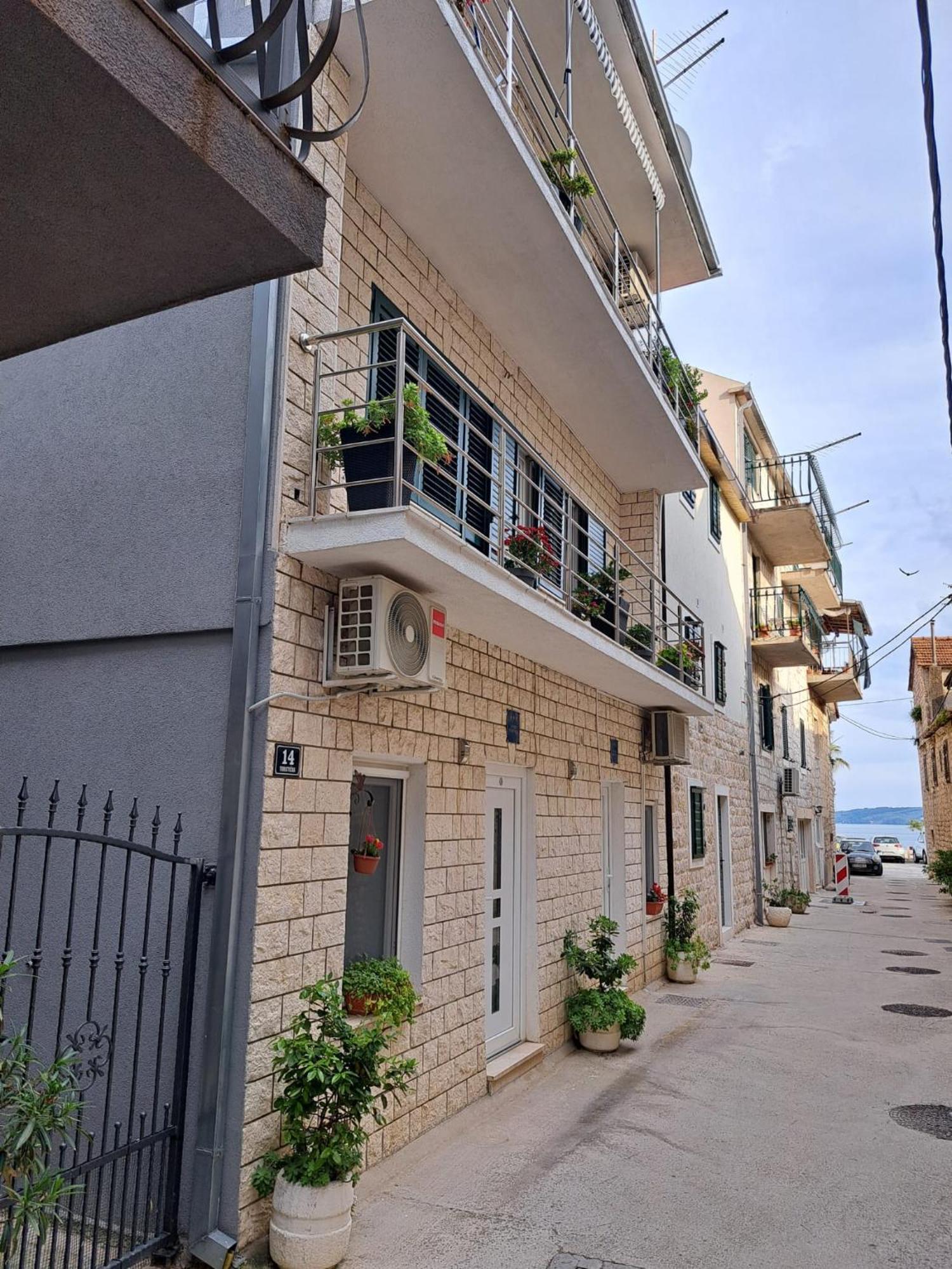 Studio Apartment Legcevic คาชเตลา ภายนอก รูปภาพ