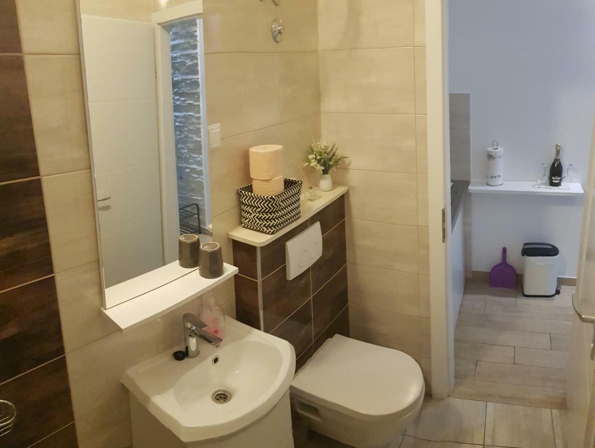 Studio Apartment Legcevic คาชเตลา ภายนอก รูปภาพ