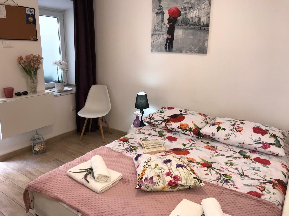 Studio Apartment Legcevic คาชเตลา ภายนอก รูปภาพ