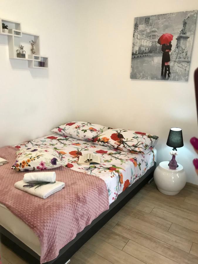Studio Apartment Legcevic คาชเตลา ภายนอก รูปภาพ