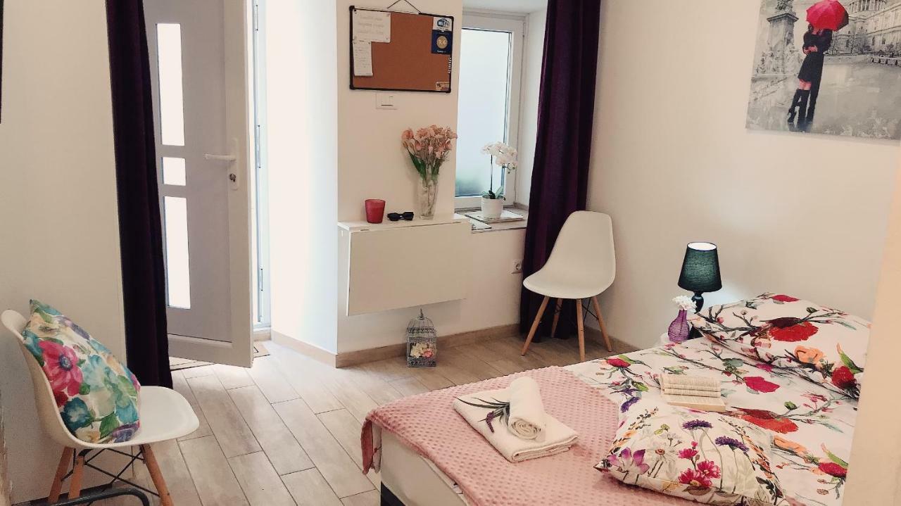 Studio Apartment Legcevic คาชเตลา ภายนอก รูปภาพ