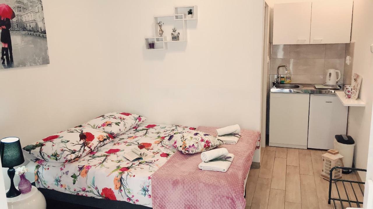 Studio Apartment Legcevic คาชเตลา ภายนอก รูปภาพ