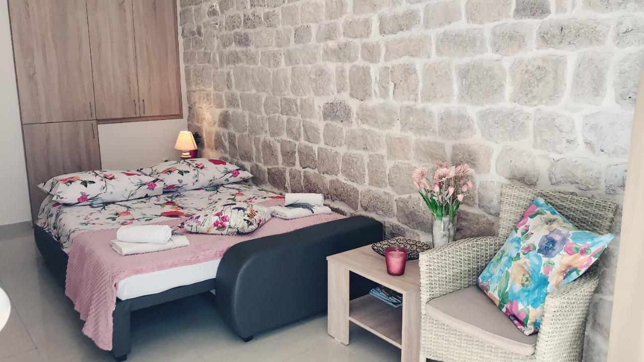 Studio Apartment Legcevic คาชเตลา ภายนอก รูปภาพ