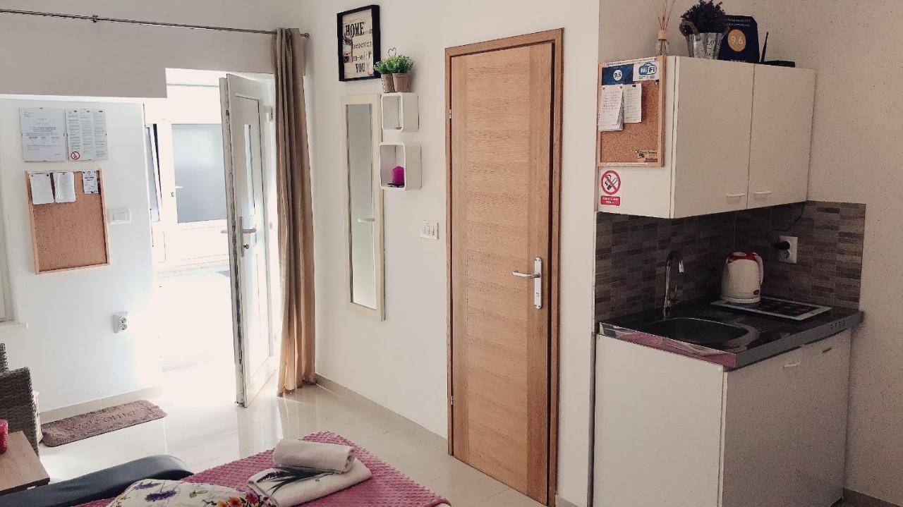 Studio Apartment Legcevic คาชเตลา ภายนอก รูปภาพ